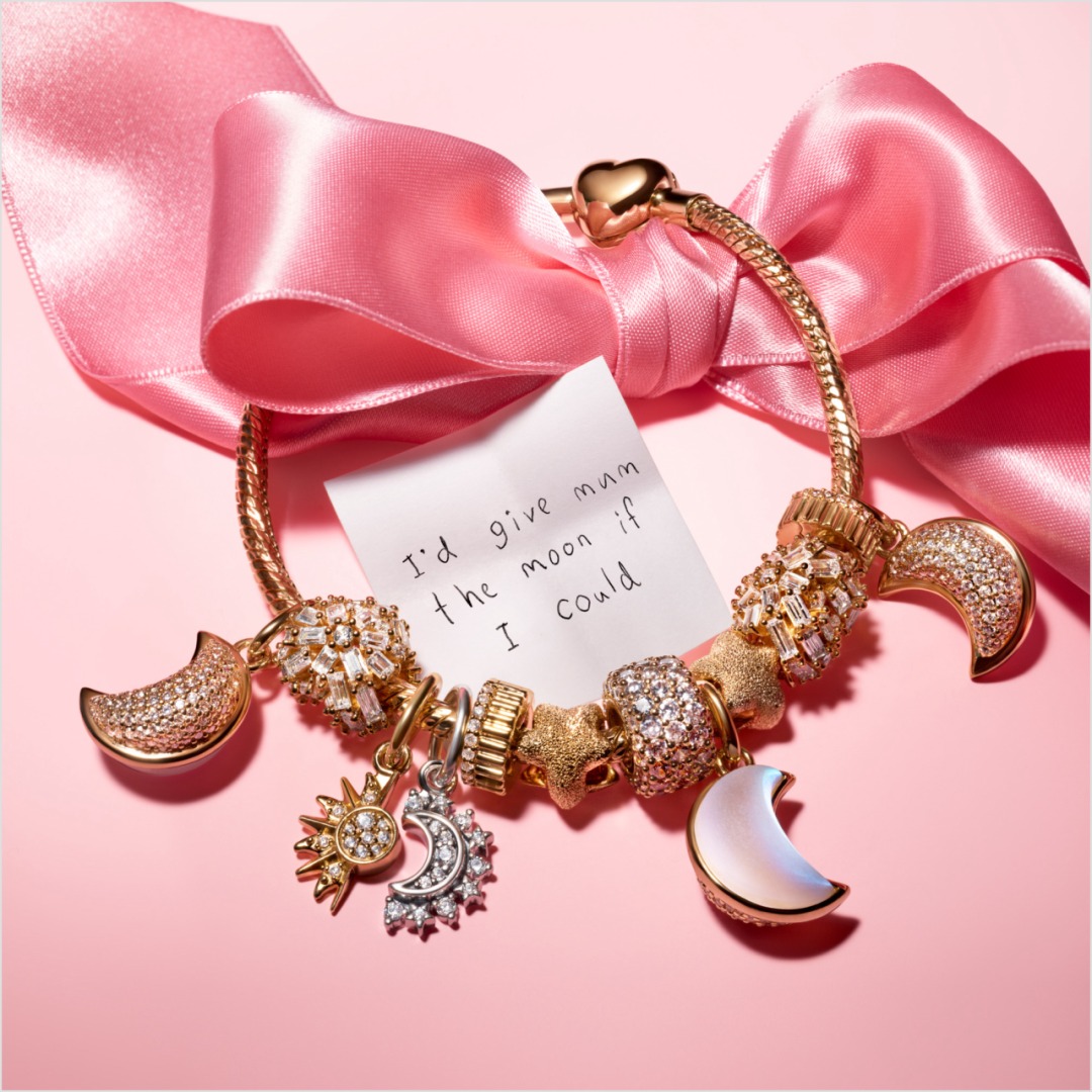 Pandora Campaign 195 Put your heart into every gift EN Image Set 1 1080x1080